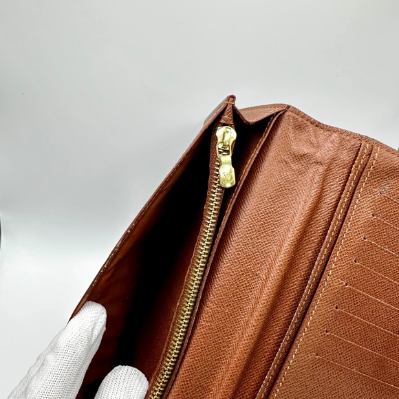 Louis Vuitton Monogram Brazza Wallet Unisex - Picture 5 of 12